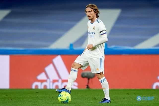 巴里·邦兹正式获得其第七座年度 MVP 奖杯，前无古人，后也难有来者