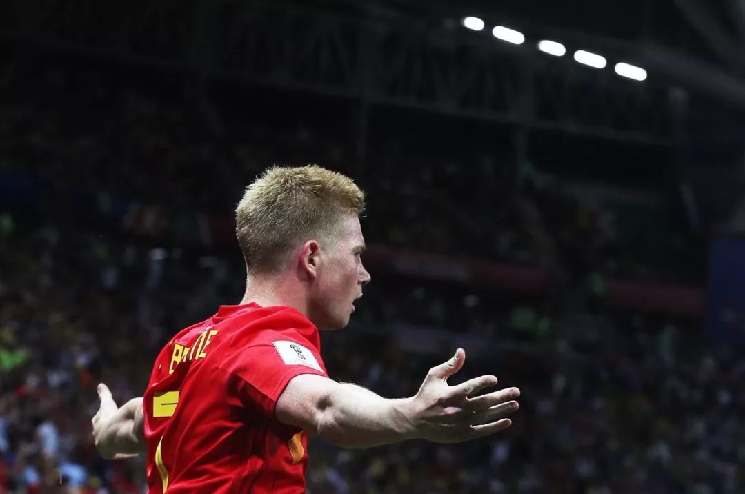 半场战报：卡利亚里2-2热那亚，塞巴斯蒂亚诺-埃斯波西托、博雷利建功，厄斯蒂高、维蒂尼亚破门